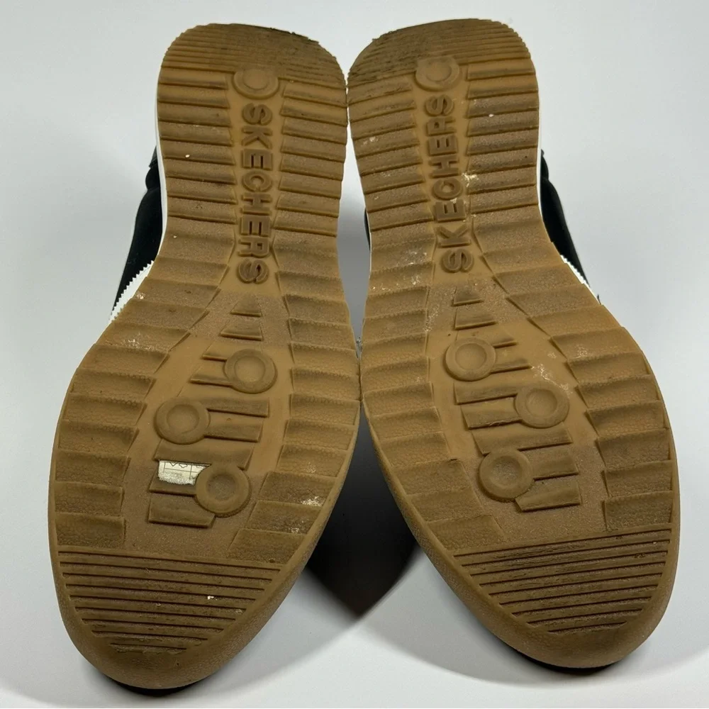 Skechers Black and White Retro Sneakers with Mesh Upper - Picture 2 of 5